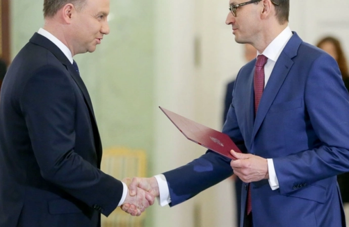 {Prezydent powołał Radę Ministrów z nowym premierem Mateuszem Morawieckim. Szefowie poszczególnych resortów nie zmienili się.}